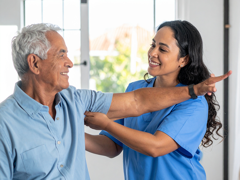¿Qué es la Kinesiología Geriátrica y por qué es clave en la vejez?