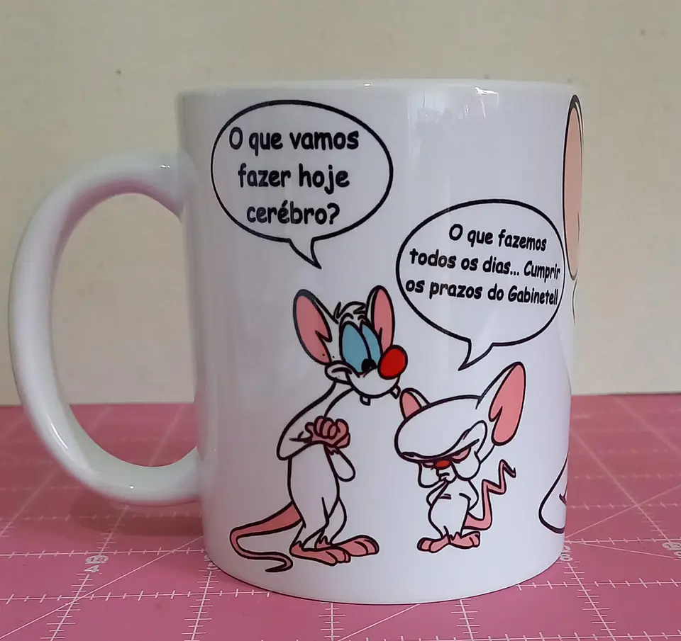ARTE DIGITAL CANECA PINK E CEREBRO 2
