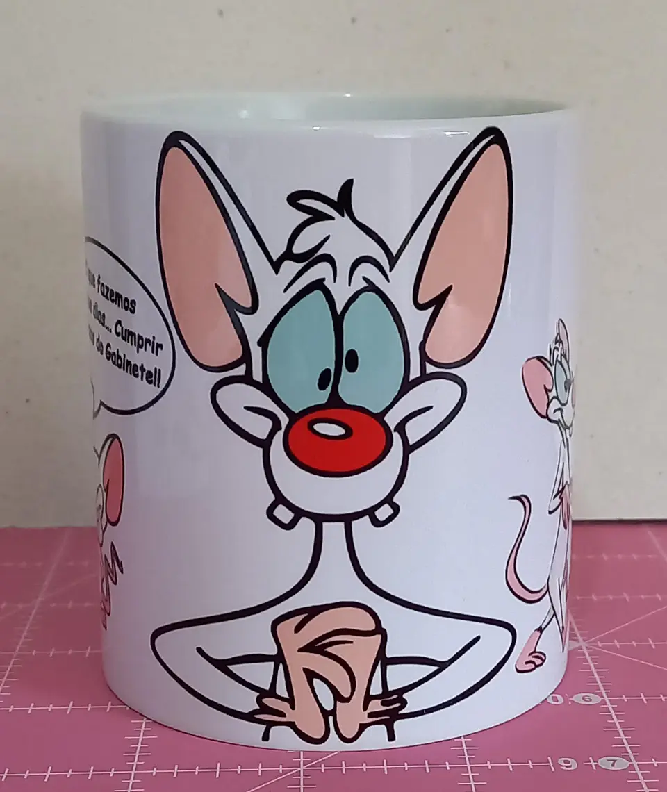 ARTE DIGITAL CANECA PINK E CEREBRO 4