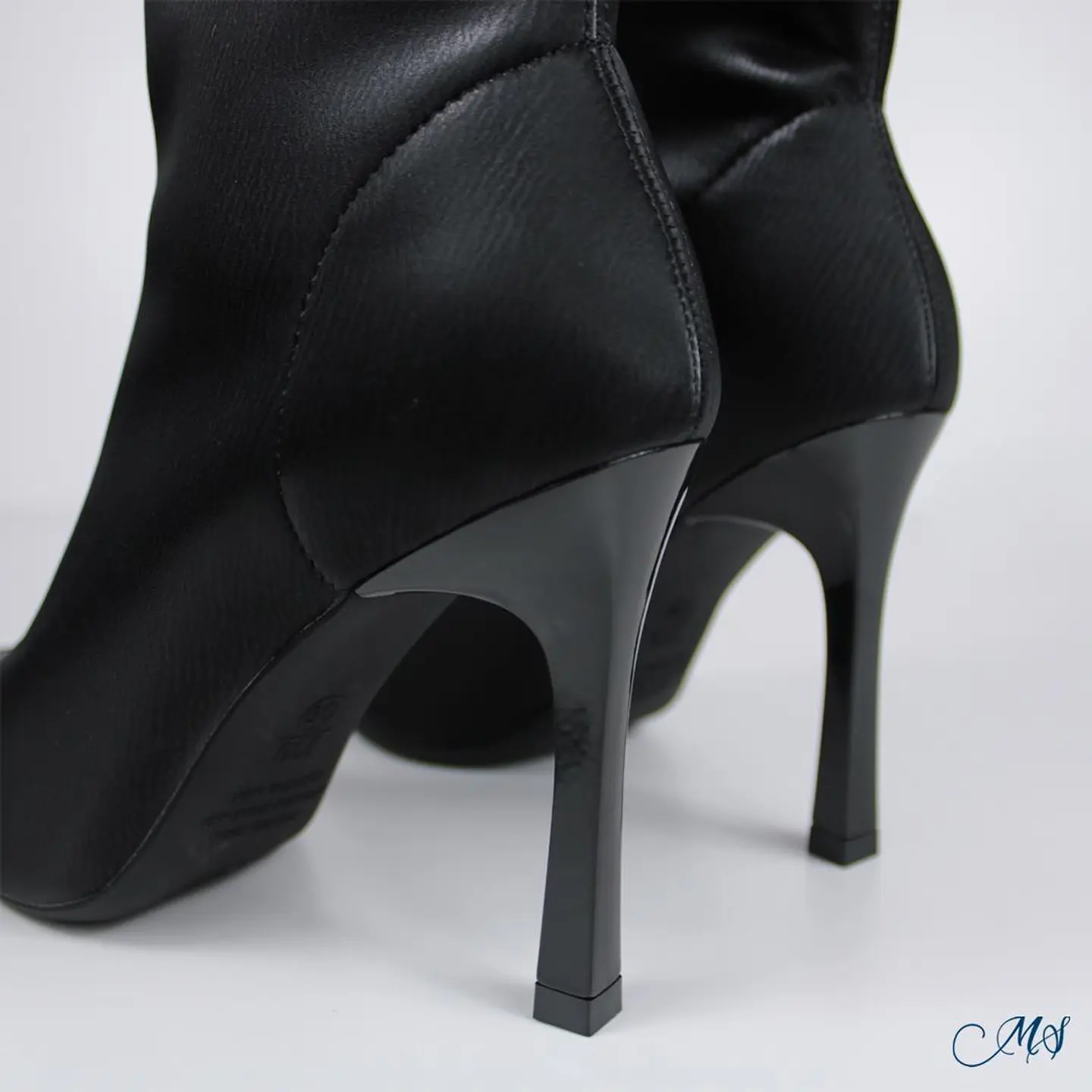 Botas Corta Marglo 03 Negro 4