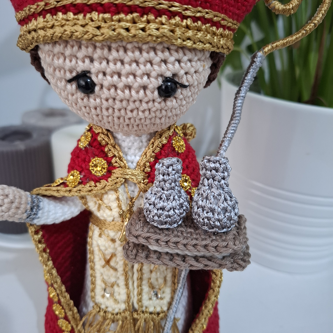 San Gennaro em Crochê – Imagem Artesanal Feita à Mão 3