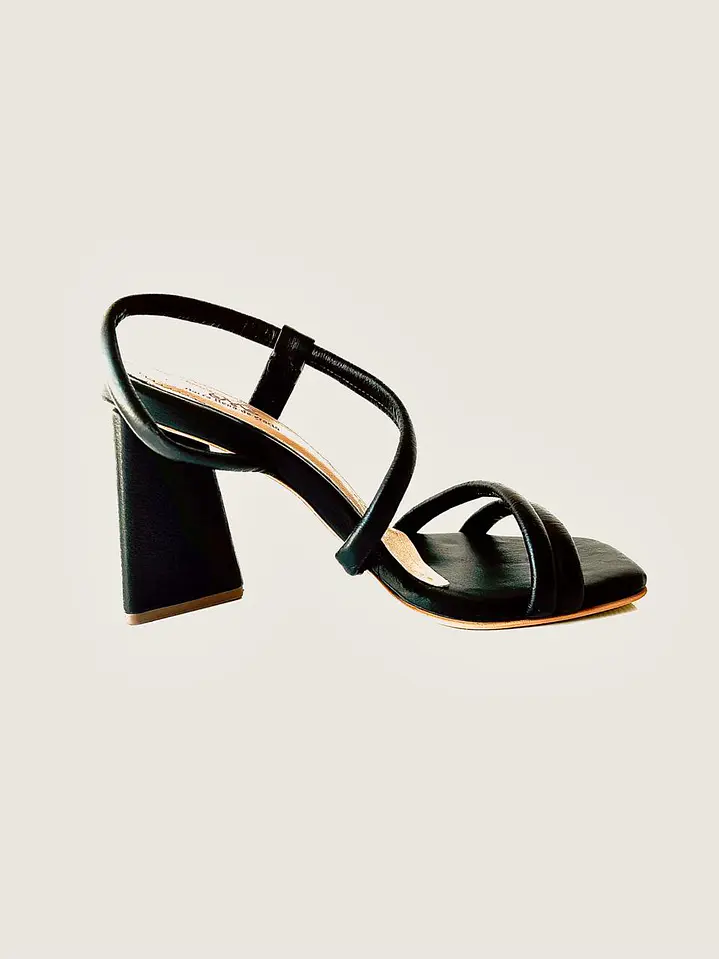 Emilia Heels 1