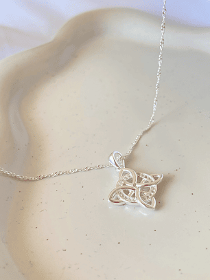 Collar nudo de bruja Lili