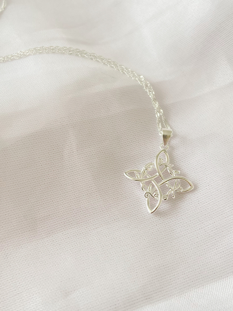 Collar Nudo de bruja Romi 2