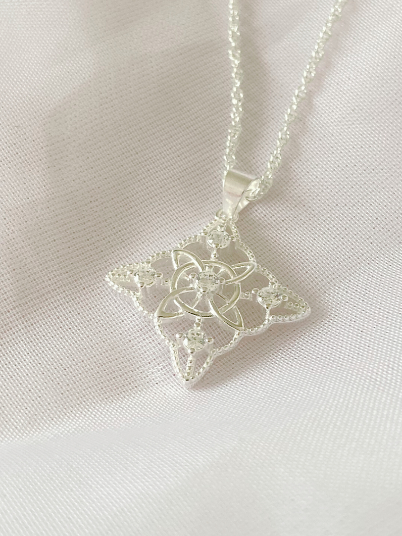 Collar Nudo de bruja Ivi 3