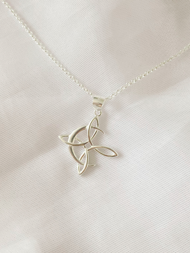 Collar nudo de bruja Sofia 4