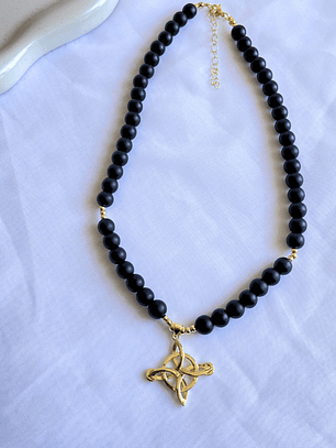 Collar nudo de bruja Mirta