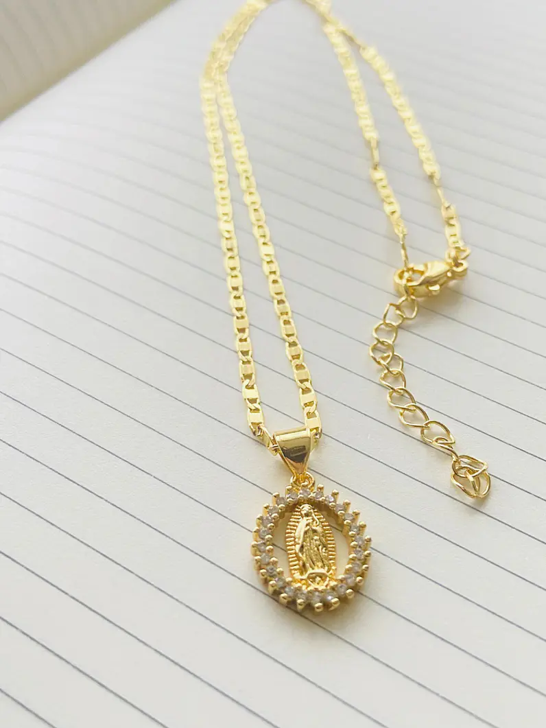 Collar medalla virgen 3