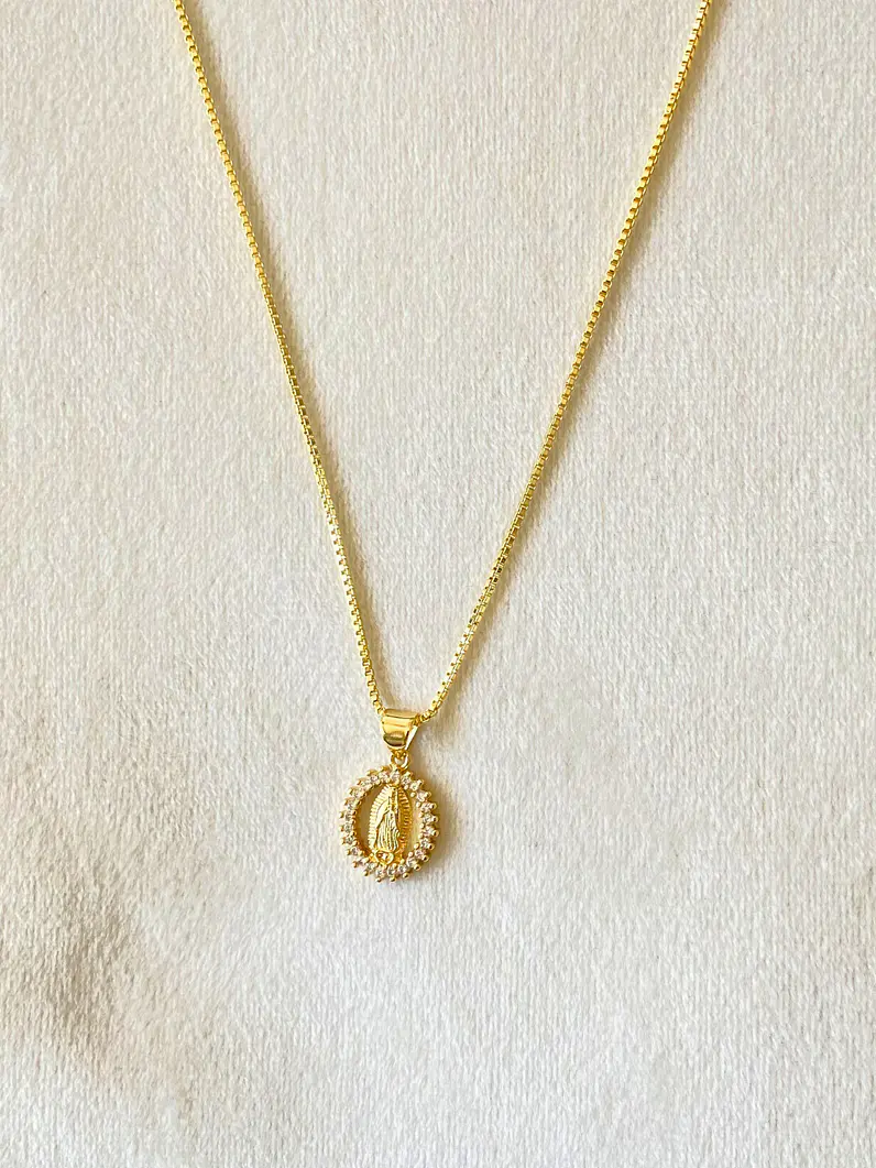 Collar medalla virgen 3