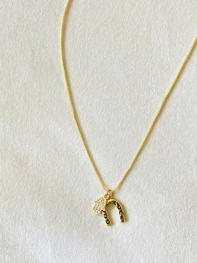 Collar Doble Amuleto  3