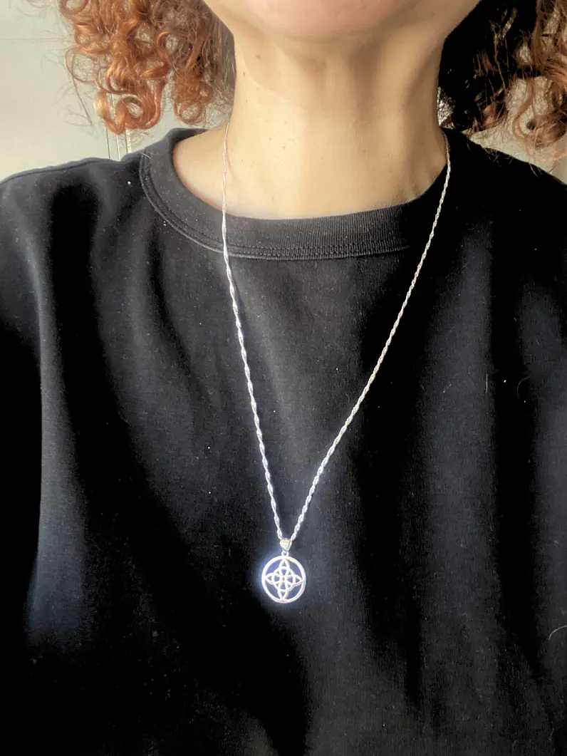 Collar Nudo de bruja plata 925 3