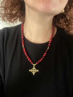 Collar Nudo de bruja rojo