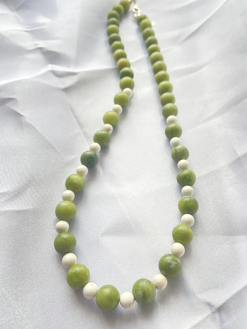 Collar Jade 3