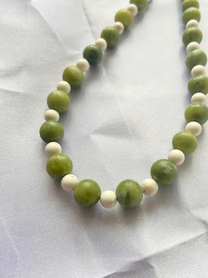 Collar Jade 2