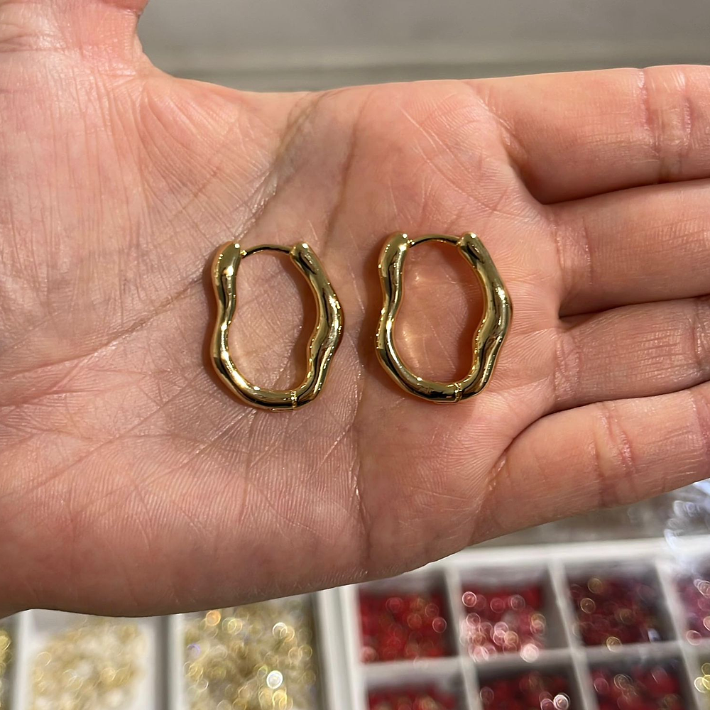 Argollas irregular dorada 25mm