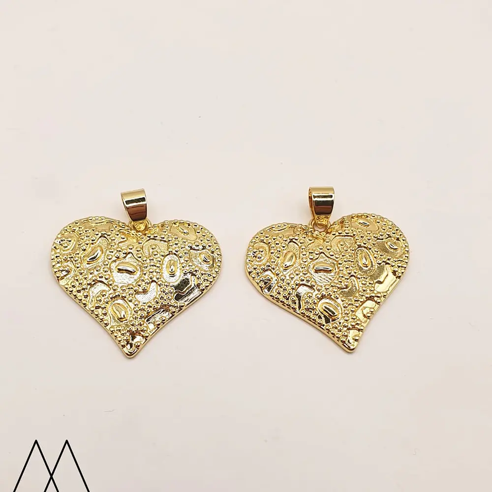 Colgante Corazón con relieves, con portadije 30mm