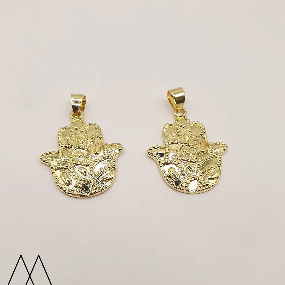 Colgante Mano de Fatima Con relieve, con portacolgante 25MM