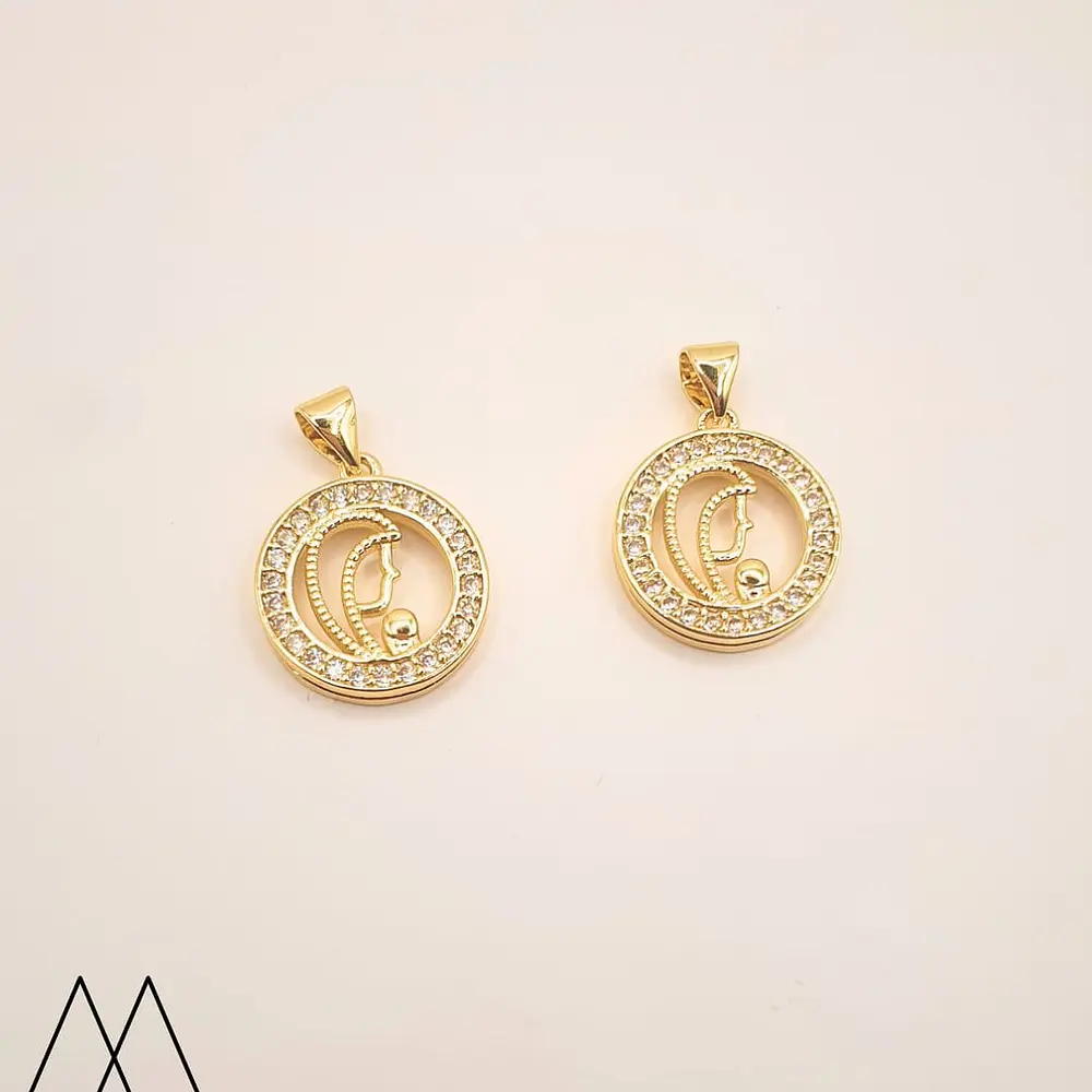 Colgante Virgen con zircones , con argolla 15mm