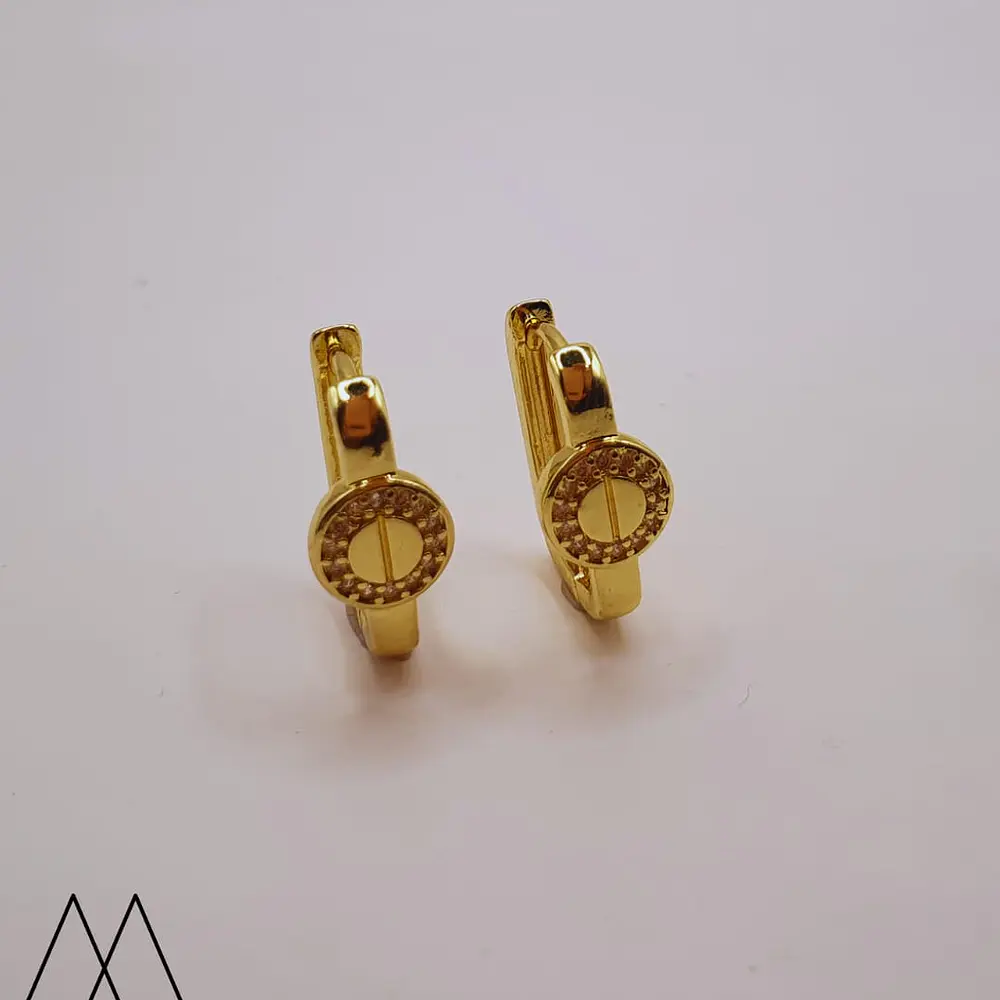 Argollas con sello frontal