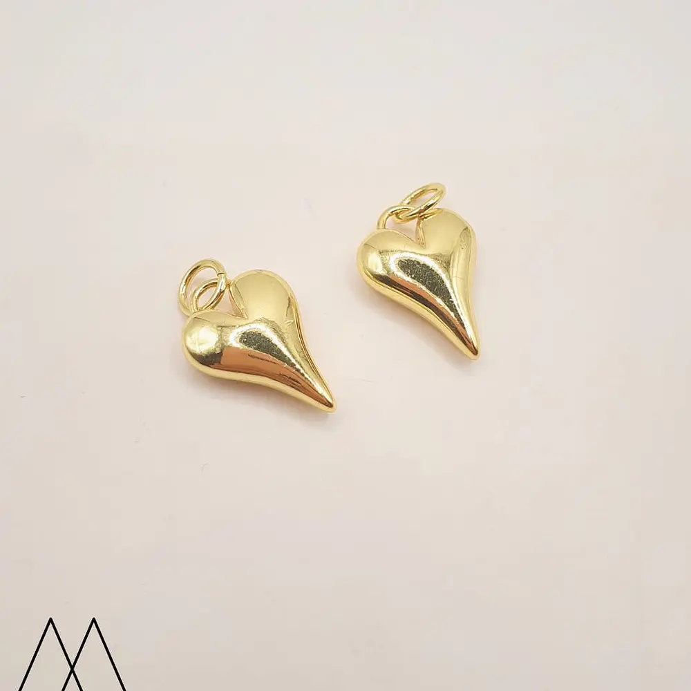 Colgante Corazón dorado alargado, con argolla 15mm