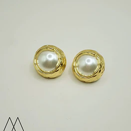 Perlas Redondas engastadas en base dorada 15mm