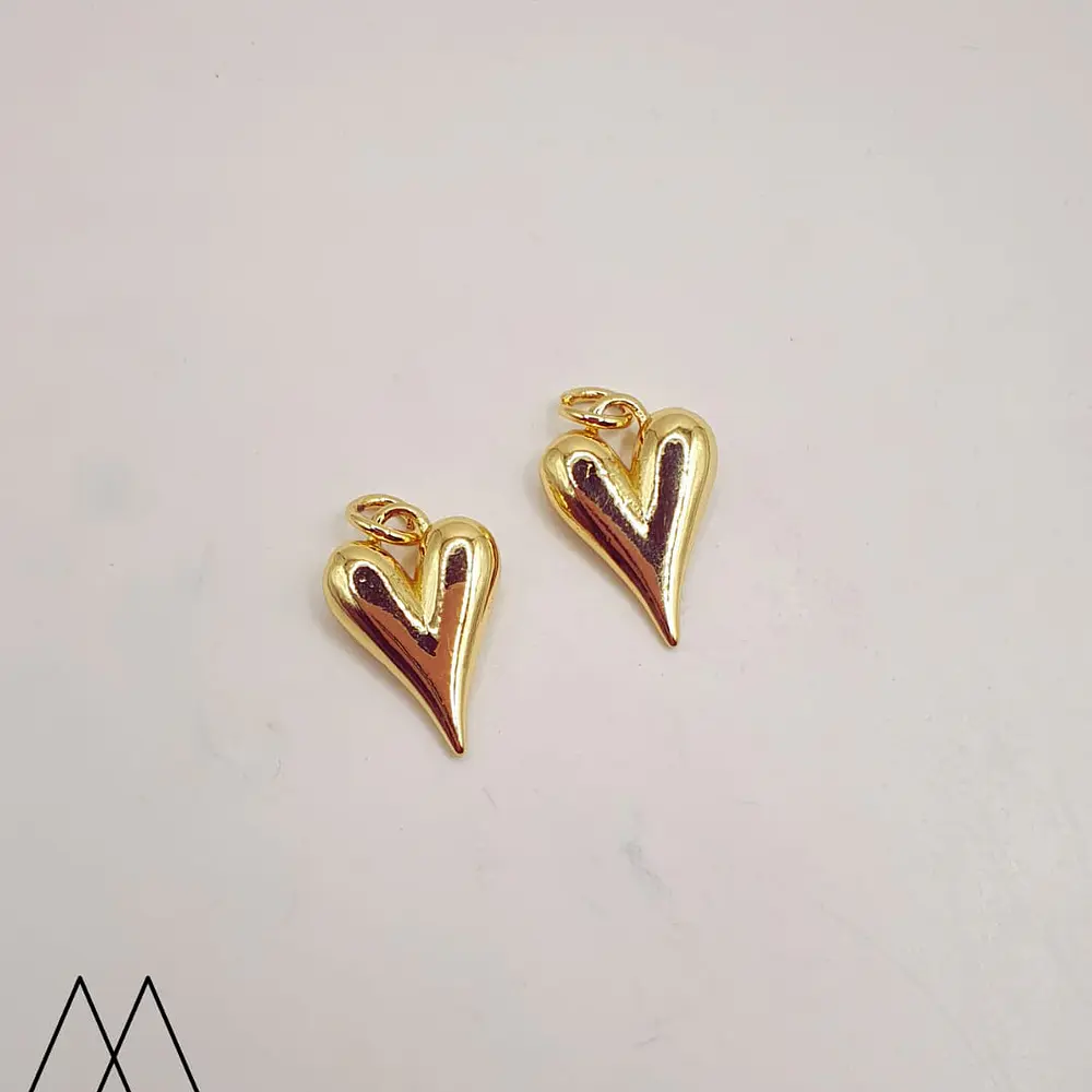 Colgante Corazón Alargado dorado, con argolla 18mm