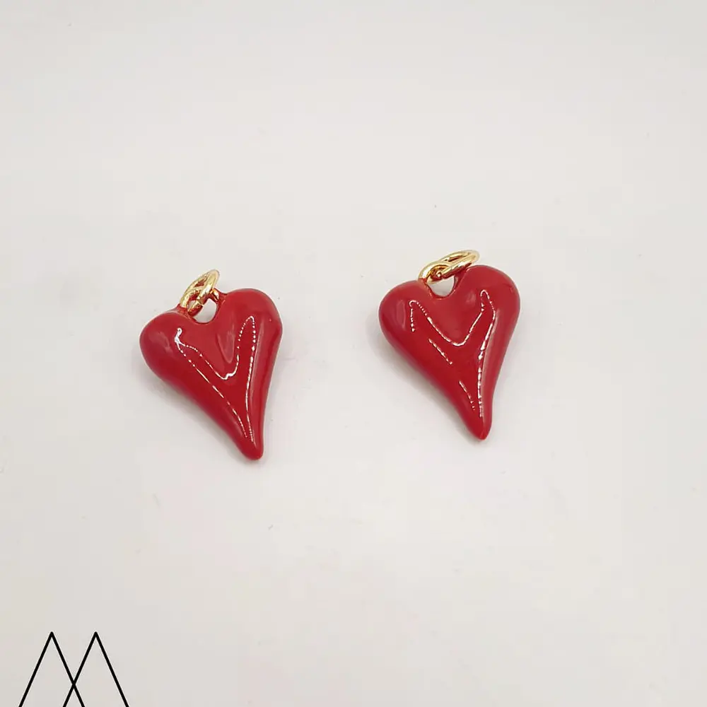 Colgante Corazón Alargado rojo, con argolla 18mm