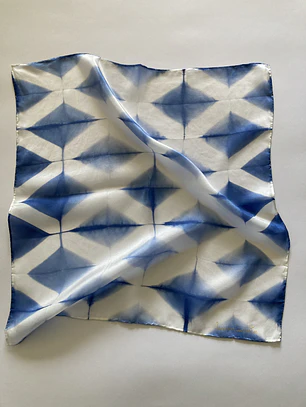 Pañuelo seda diamante cielo
