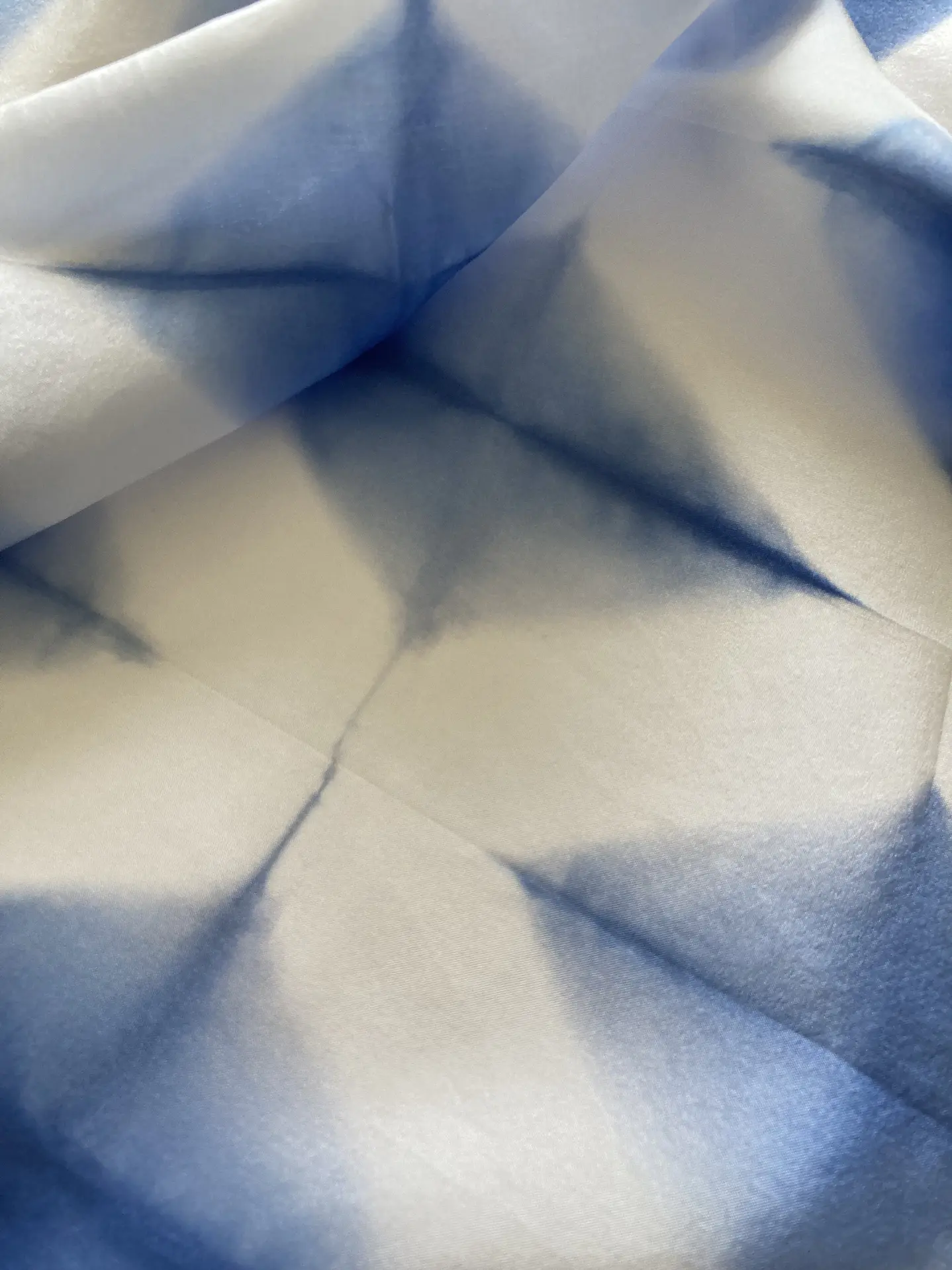 Pañuelo seda diamante cielo 4