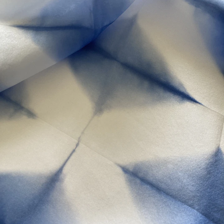 Pañuelo seda diamante cielo 4