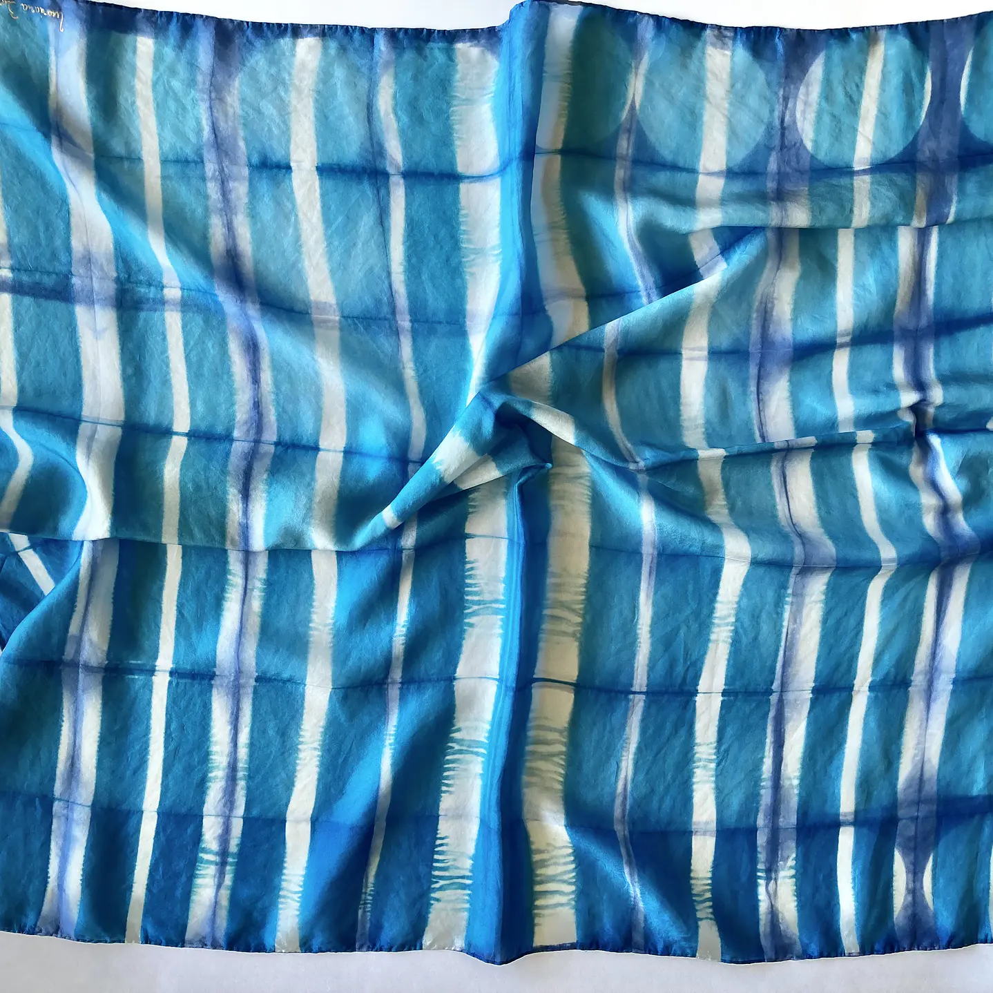 Pañuelo seda líneas petróleo 2