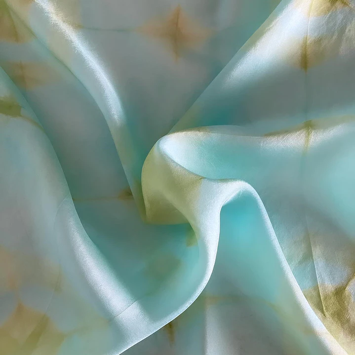 Pañuelo seda agua turquesa 4