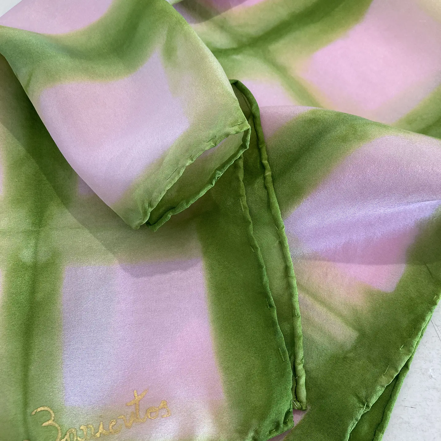 Pañuelo seda cuadros rosa 4