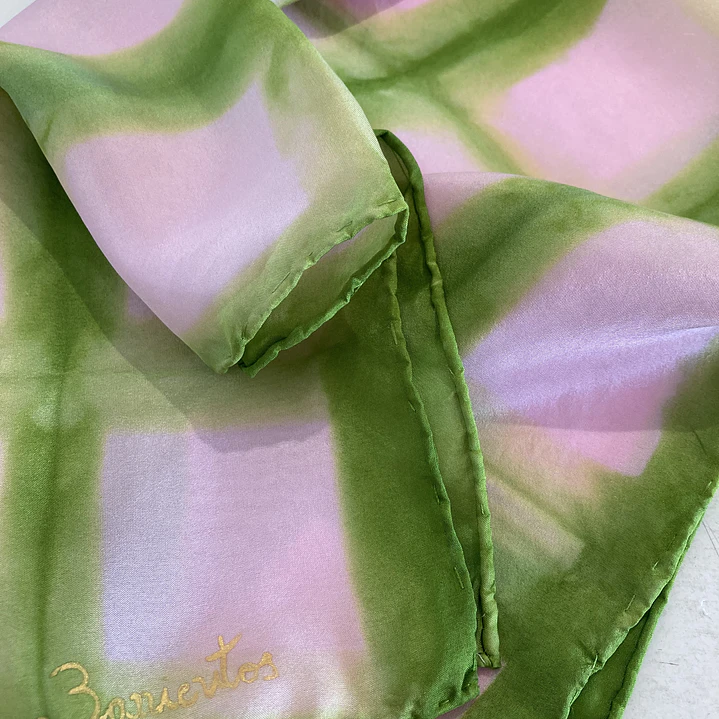 Pañuelo seda cuadros rosa 4