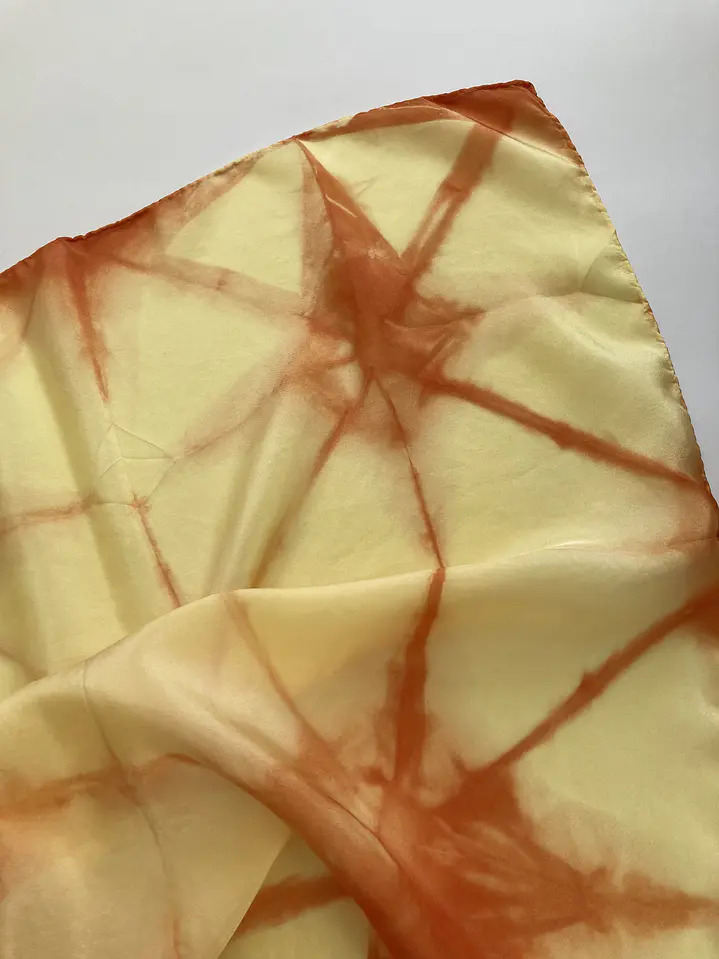 Pañuelo seda oro naranja  2