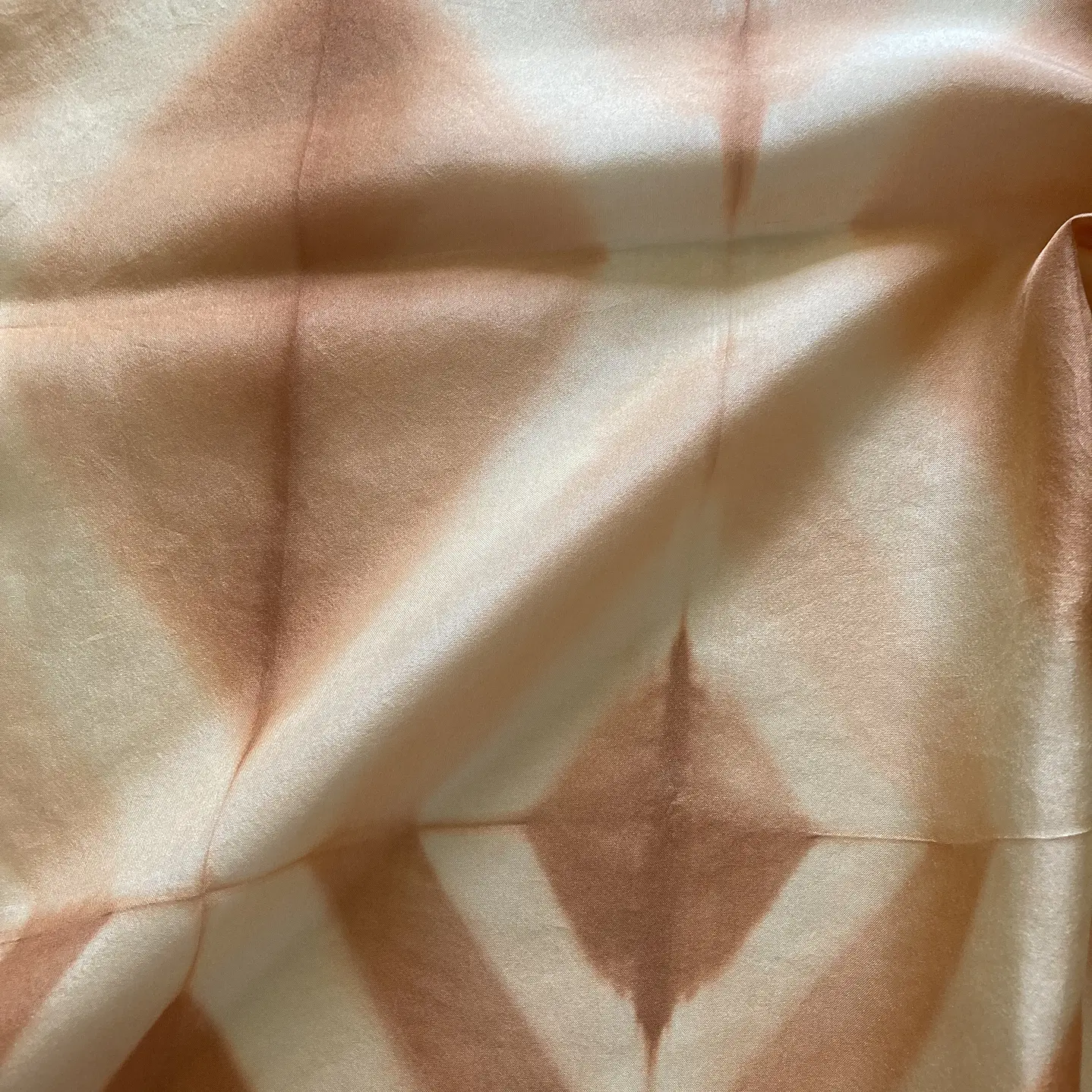 Pañuelo seda rombo tierra  3