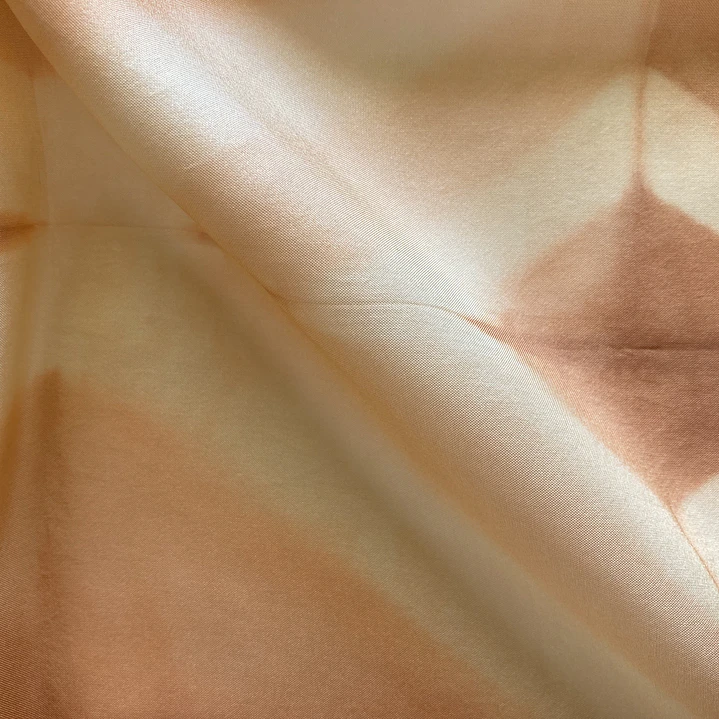 Pañuelo seda rombo tierra  4