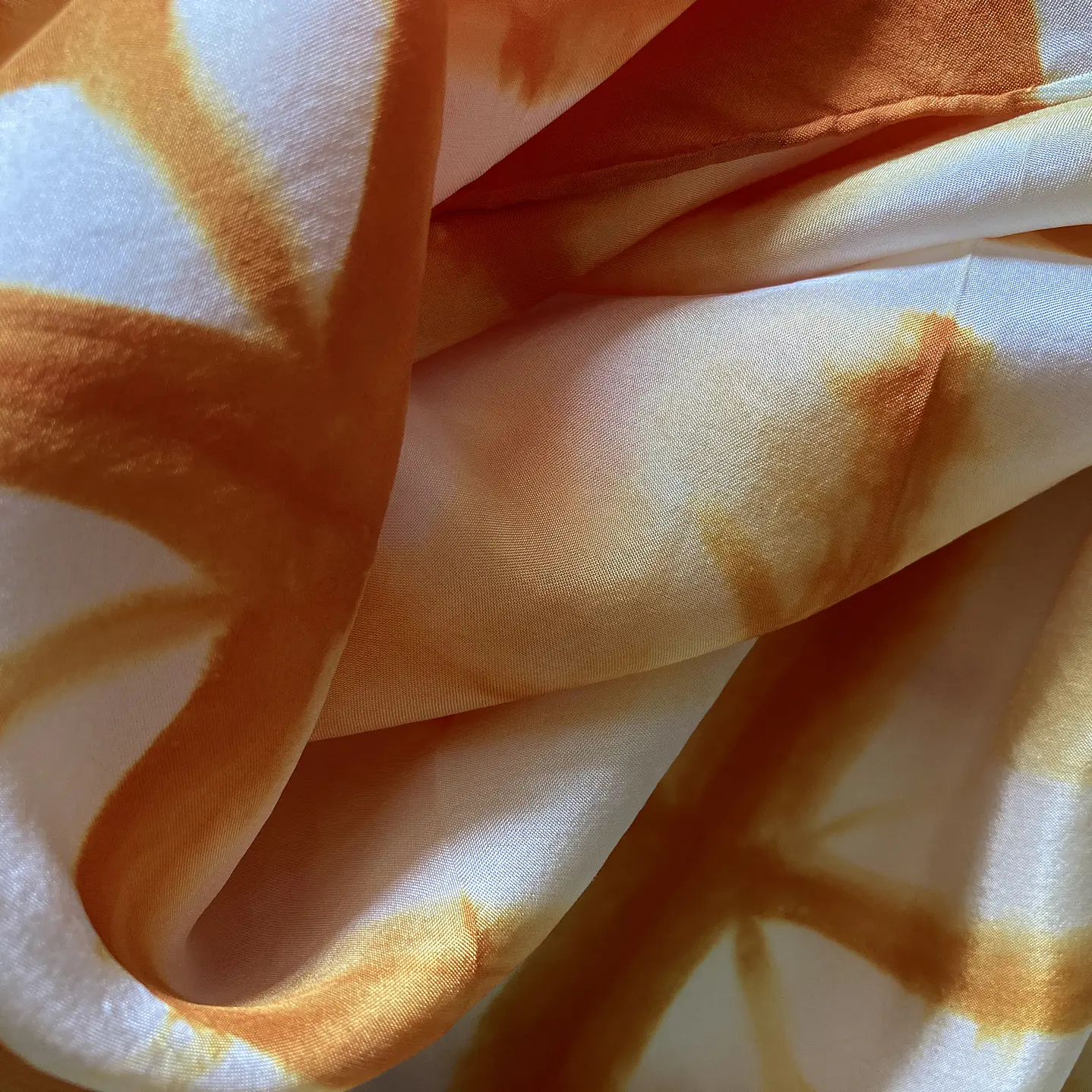 Pañuelo seda cuadro naranja 1