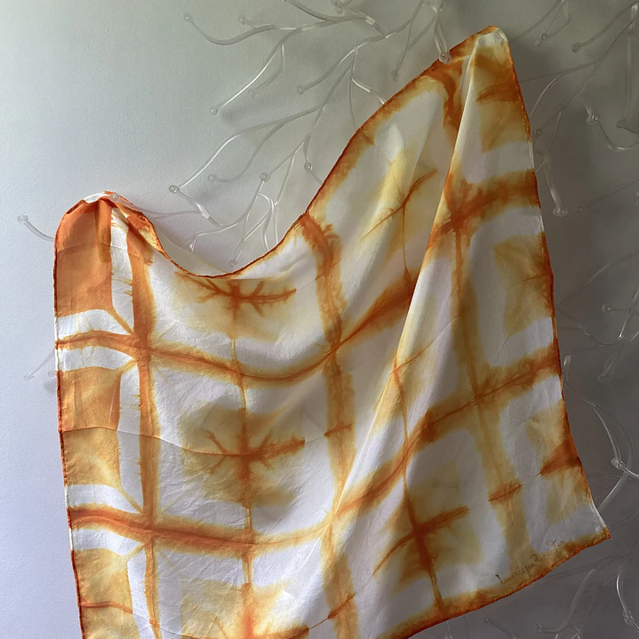 Pañuelo seda cuadro naranja 2