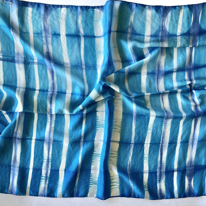 Pañuelo cuadrado líneas petróleo 2