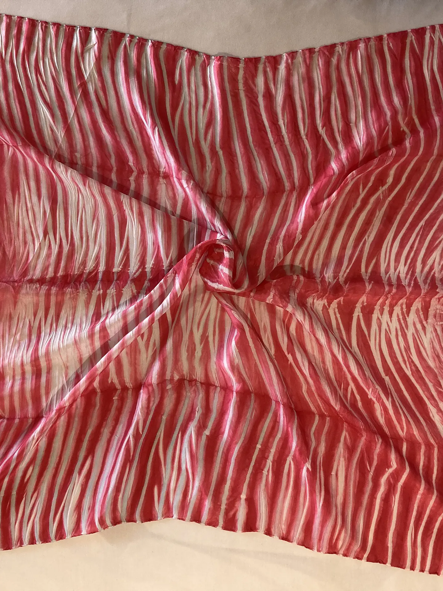 Pañuelo cuadrado arashi rojo 1