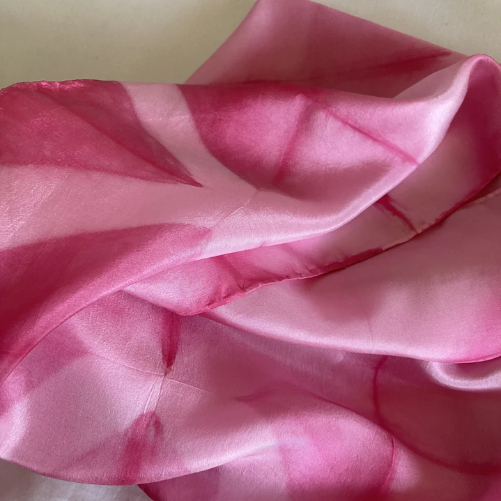 Pañuelo cuadrado rosa suave 1