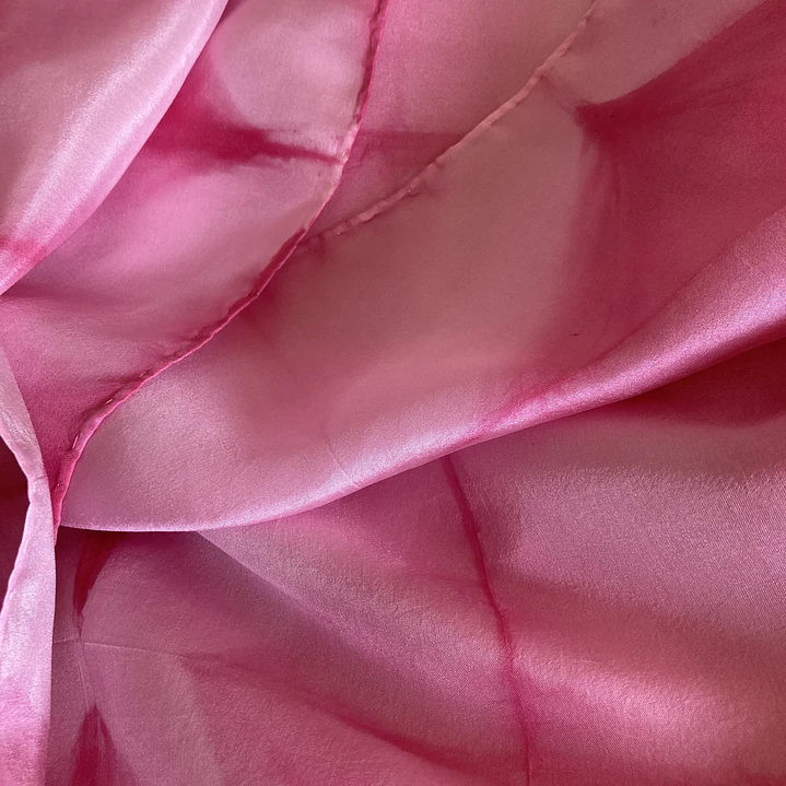 Pañuelo cuadrado rosa suave 2