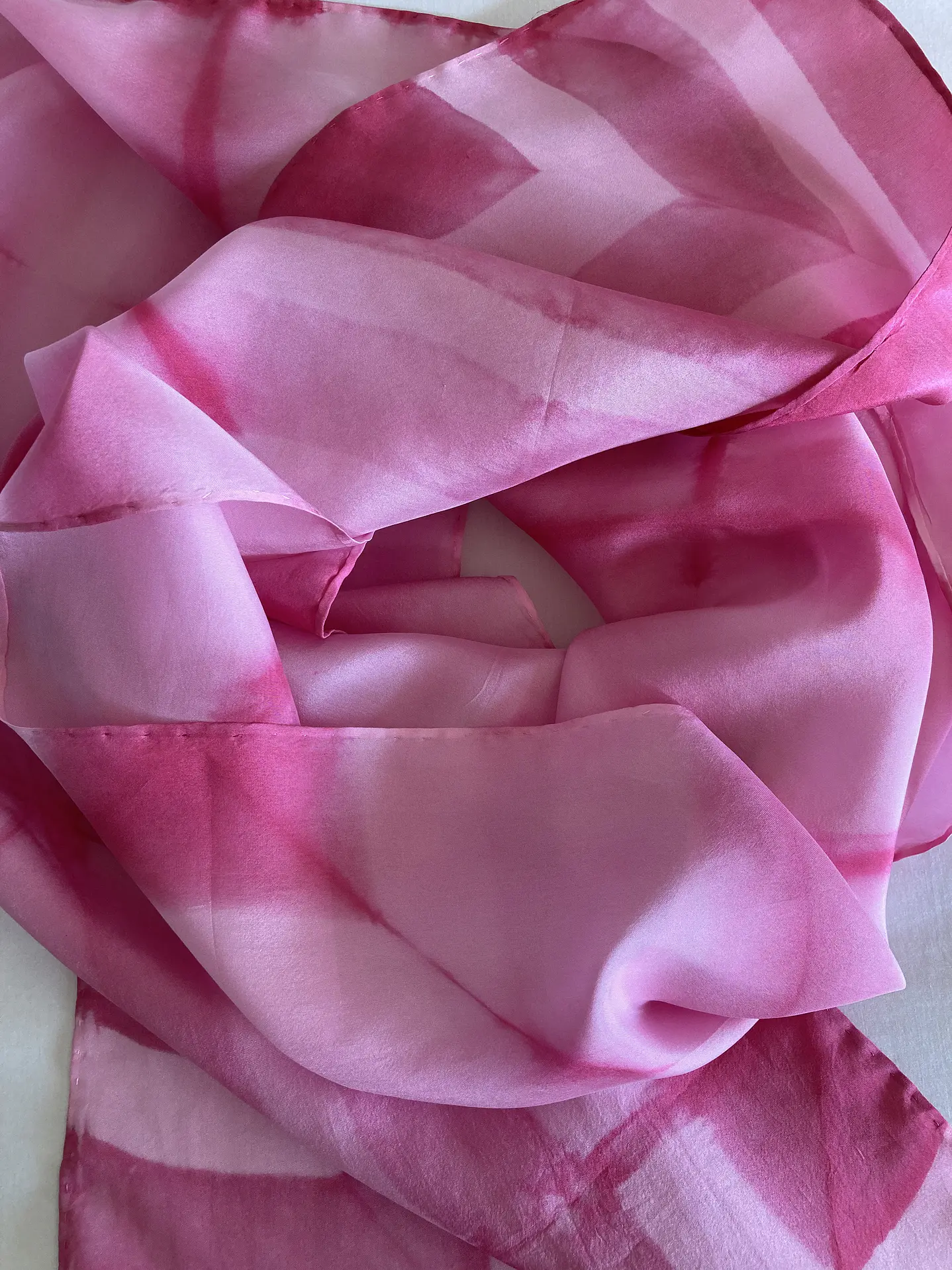 Pañuelo cuadrado rosa suave 3