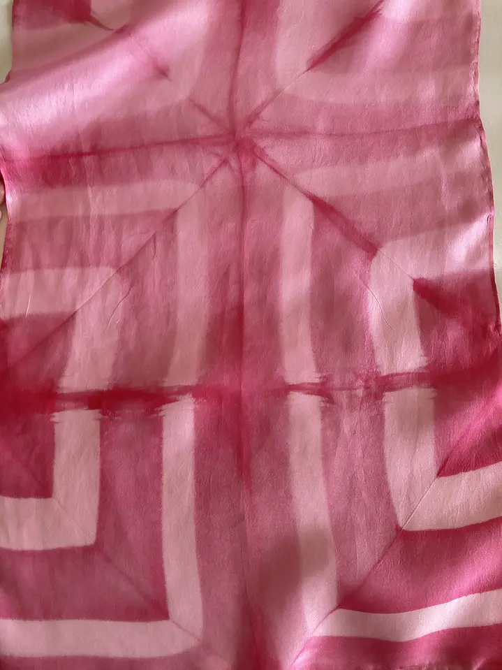 Pañuelo cuadrado rosa suave 4