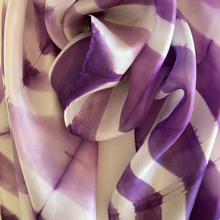 Pañuelo seda geometría violeta 2