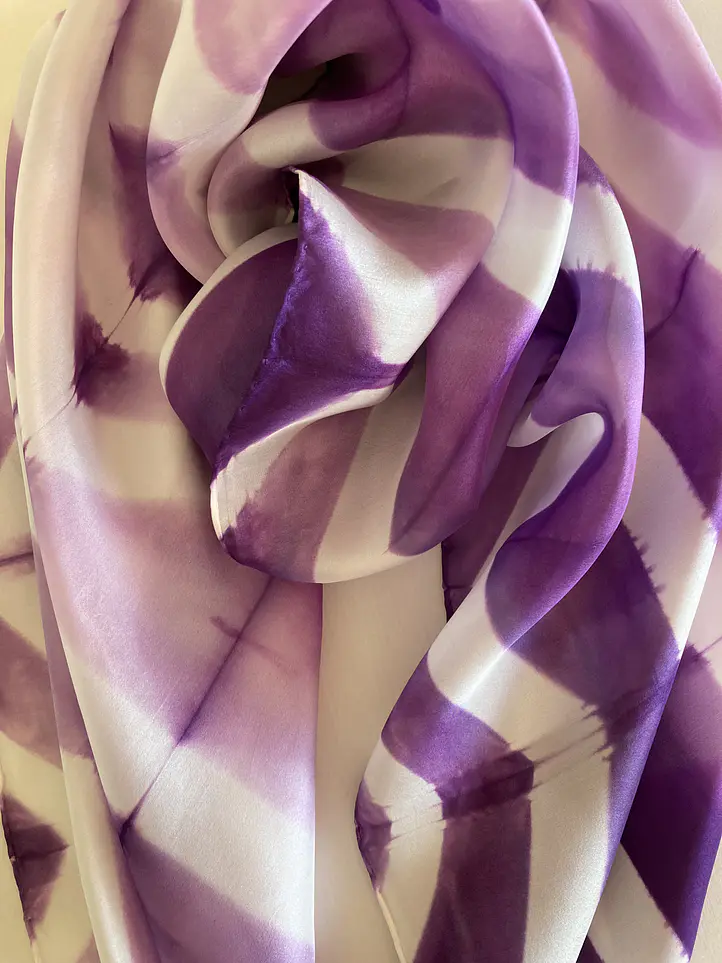 Pañuelo seda geometría violeta 2