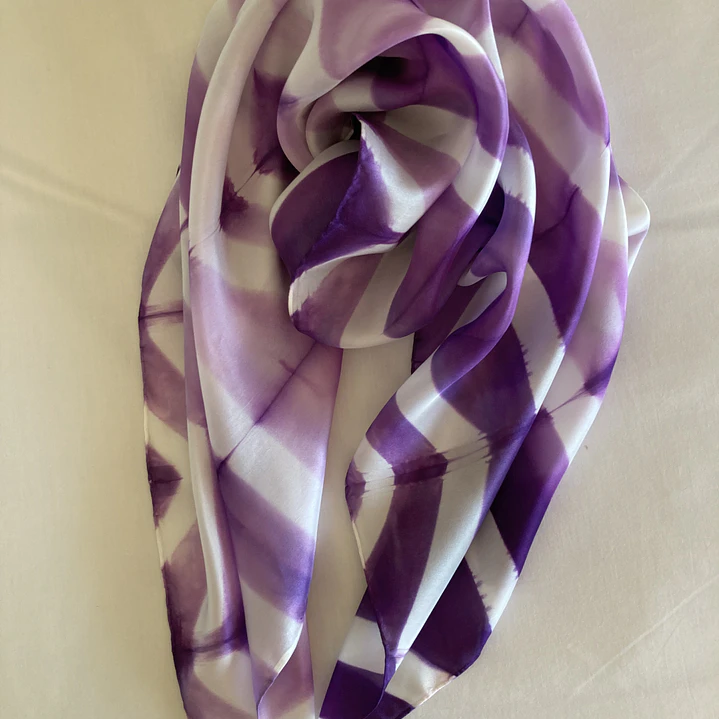 Pañuelo seda geometría violeta 3