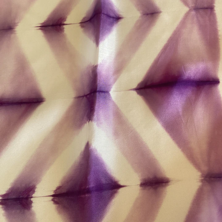 Pañuelo seda geometría violeta 4