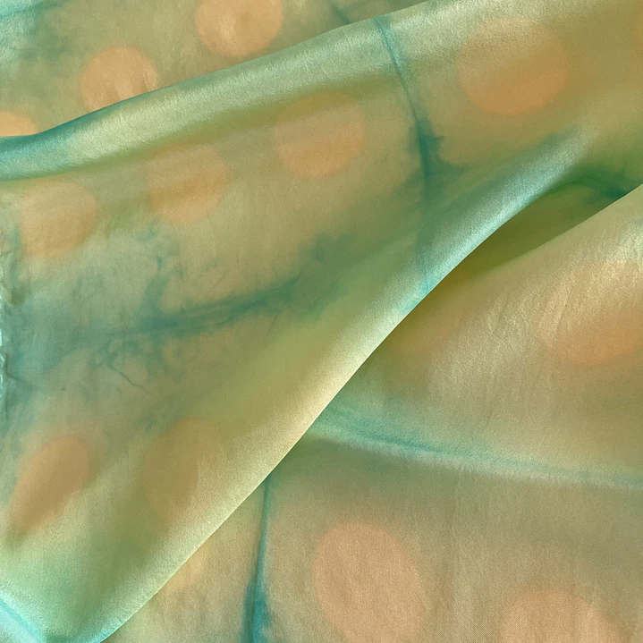 Pañuelo seda esferas oro 4